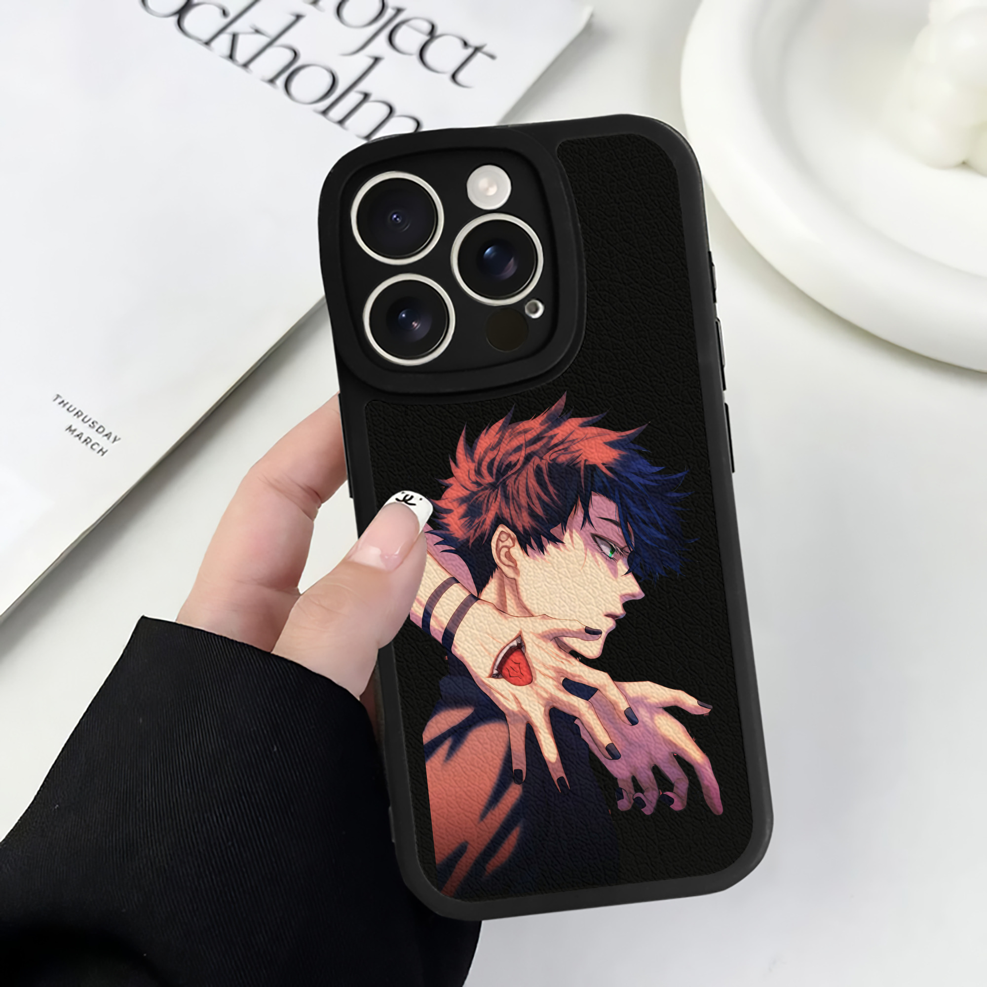 （画像用） 呪術廻戦 Jujutsu Kaisen 【iPhone 16シリーズ対応】シリコンスマホケース（レザー調） 材質：シリコン